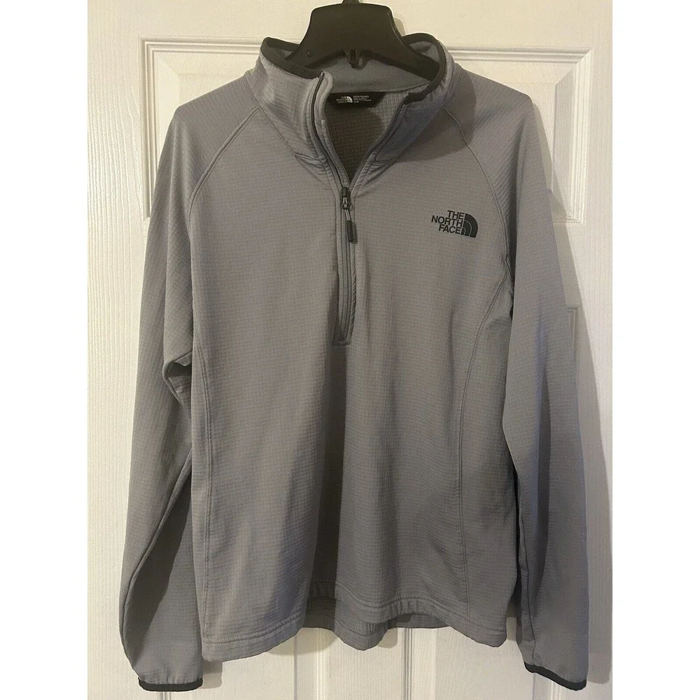 The North Face Men’s Half Zip Pullover Size Medium Gray Long Sleeves